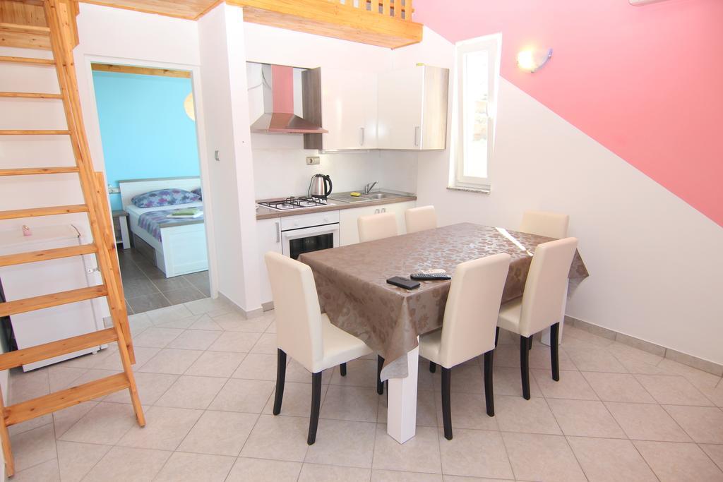 Apartments Ljubic Pag Town Bagian luar foto