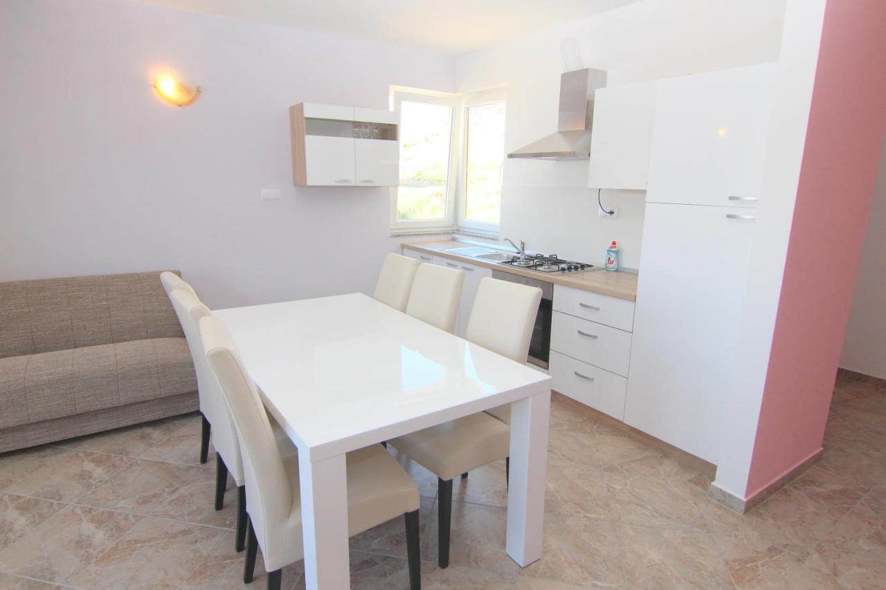 Apartments Ljubic Pag Town Bagian luar foto