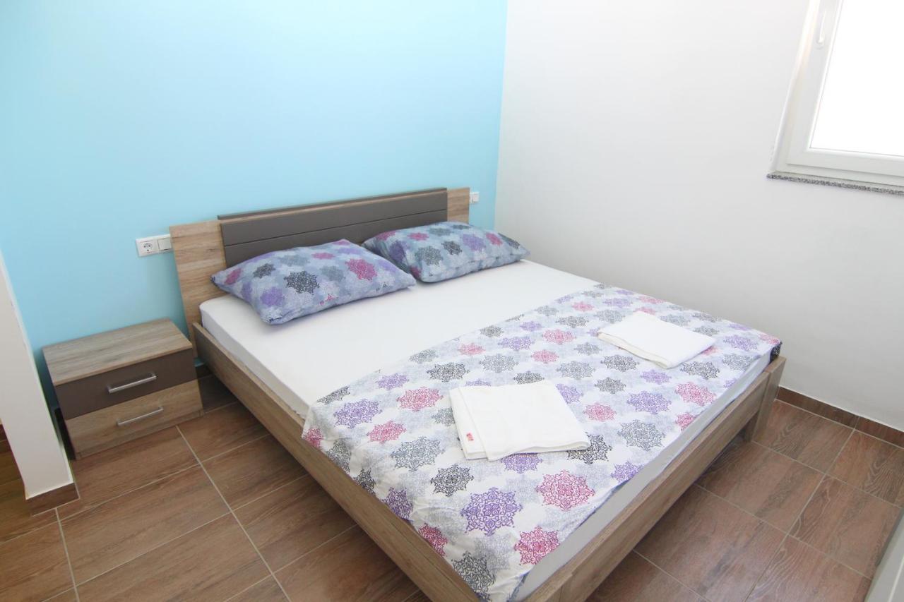 Apartments Ljubic Pag Town Bagian luar foto