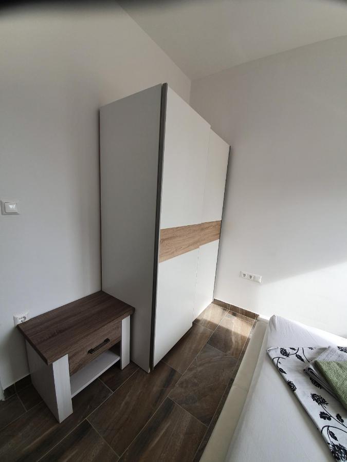 Apartments Ljubic Pag Town Bagian luar foto