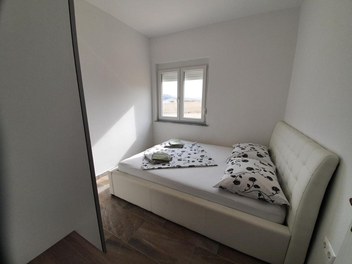 Apartments Ljubic Pag Town Bagian luar foto