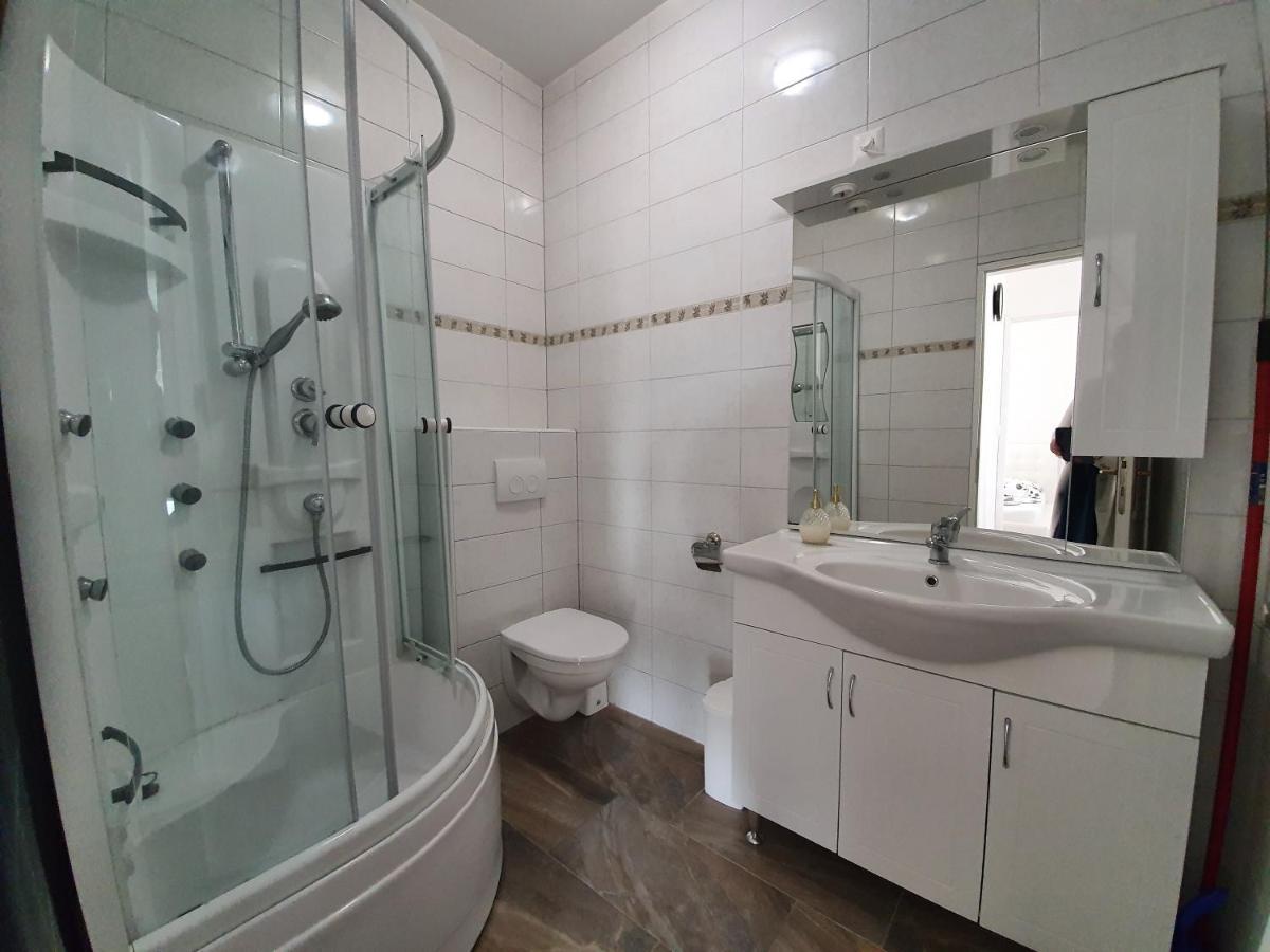Apartments Ljubic Pag Town Bagian luar foto